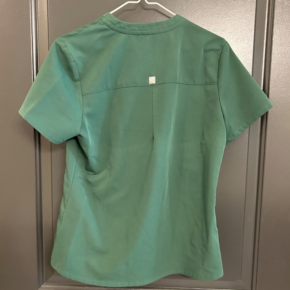 Fabletics Scrub Top - Picture 3 of 3